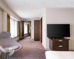 Room image #15 at Hilton London Metropole